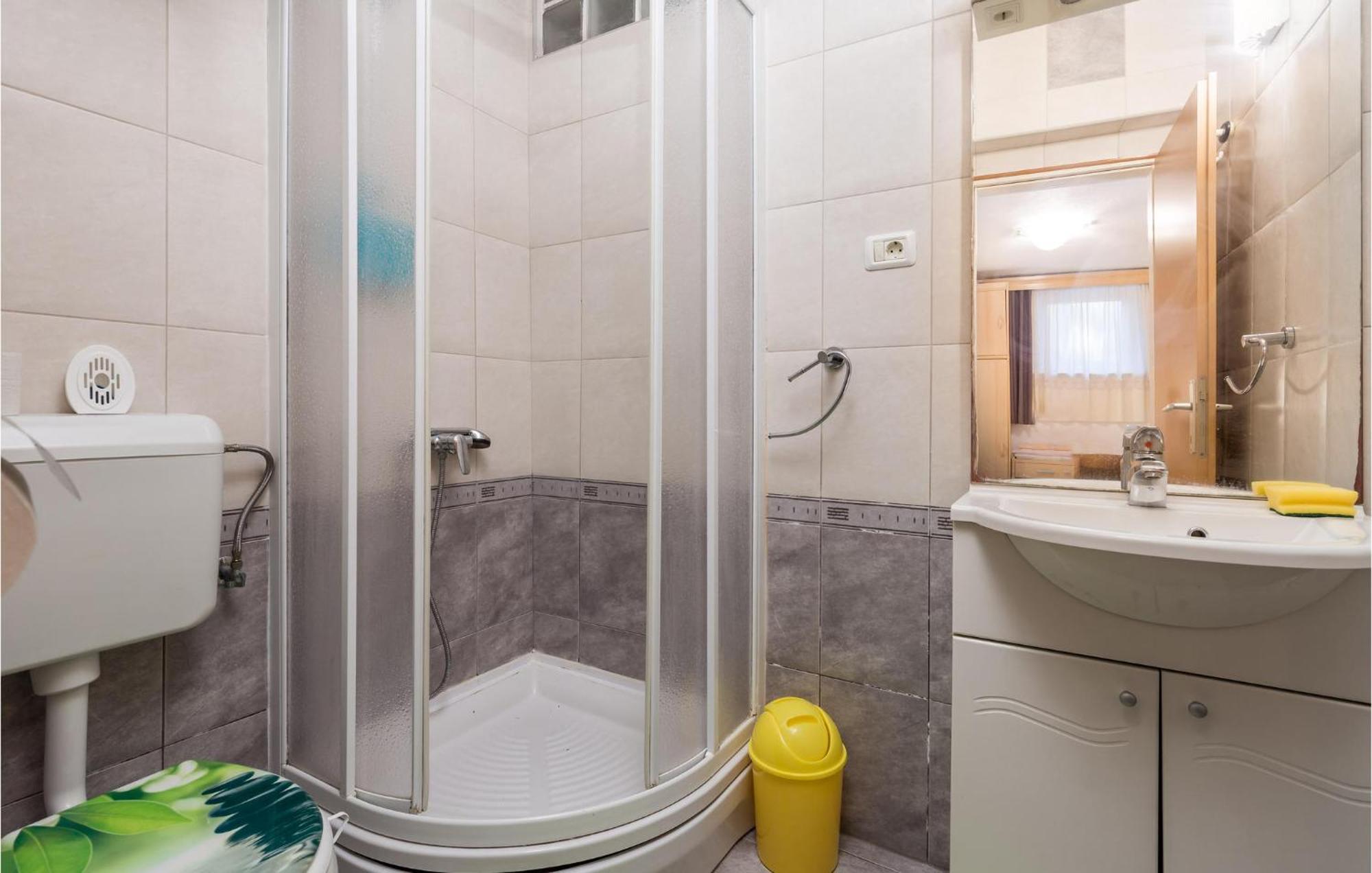 Beach Front Apartment In Punta Kriza With Kitchen ภายนอก รูปภาพ