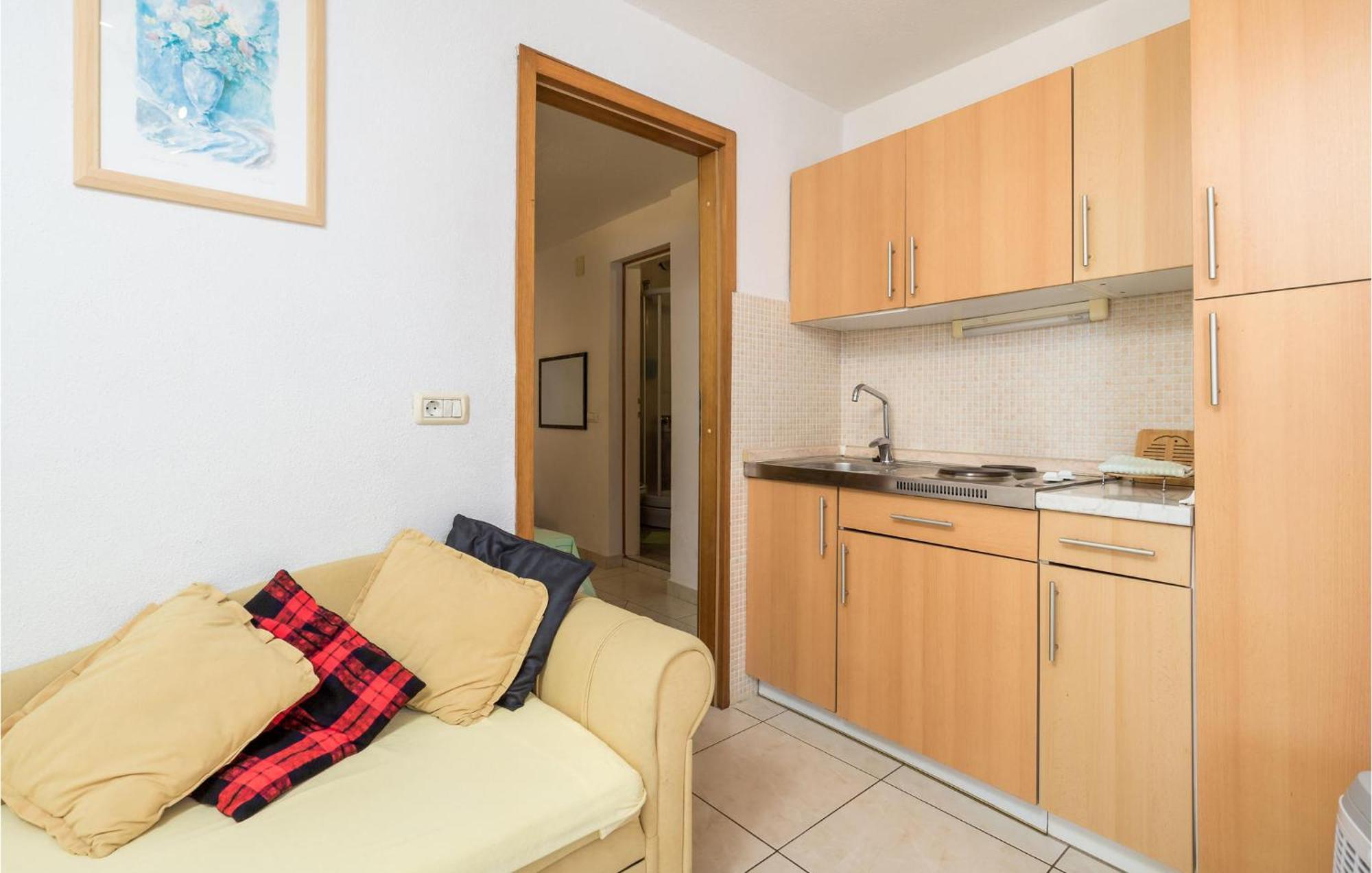 Beach Front Apartment In Punta Kriza With Kitchen ภายนอก รูปภาพ