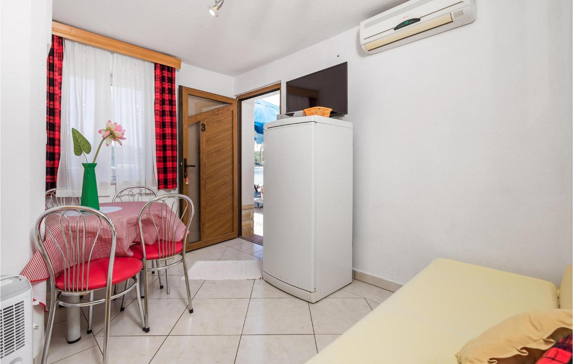 Beach Front Apartment In Punta Kriza With Kitchen ภายนอก รูปภาพ