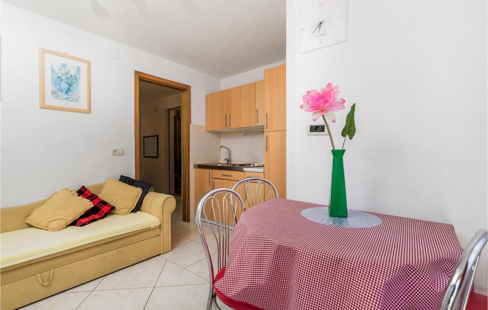 Beach Front Apartment In Punta Kriza With Kitchen ภายนอก รูปภาพ